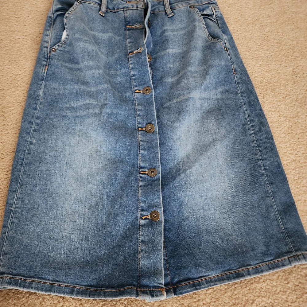 Anthropologie pilcro and the letterpress denim skirt